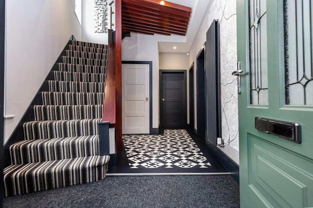 Bootique House - Luxury Group Accommodation In 韦克菲尔德 外观 照片