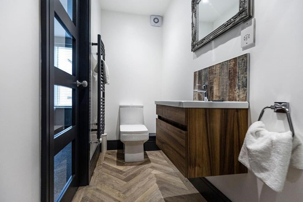 Bootique House - Luxury Group Accommodation In 韦克菲尔德 外观 照片